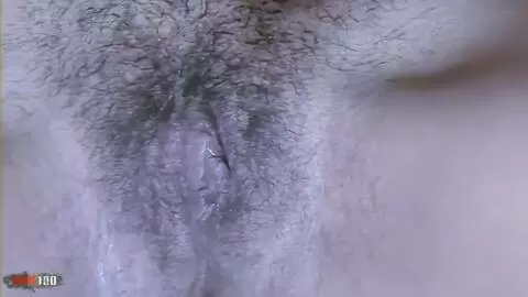 Sandra haciendo un strip  photo 01