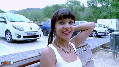 La sublime jovencita mestiza Sasha Jones en mi cama, para un buen polvo con squirting