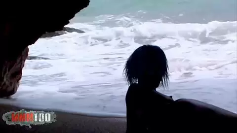 Follada interracial en la playa con Shania, una linda nena de ébano photo 08