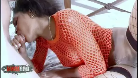 Follada anal sobre la cama con Shania, una deliciosa negrita francesa photo 04