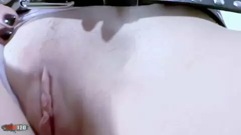 La encantadora joven Sonia Sanchez haciendo un striptease caliente photo 15