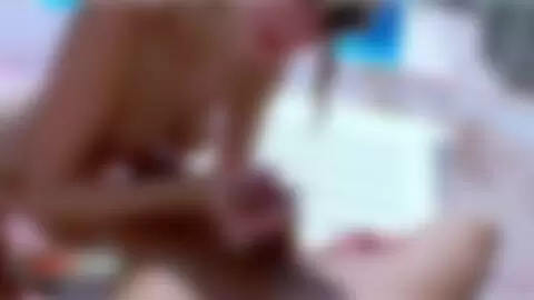 La hermosa rubia francesa Starla Candy chupa la polla de Mike Angelo