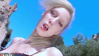 La preciosa rubia francesa sta