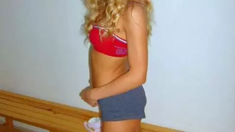 Suzana desnudandose  