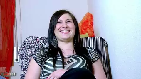 Entrevista a la bella morena francesa Tania Berry photo 15