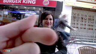 Morena francesa tetona tania b