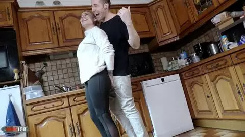 La preciosa MILF española tetona Tania Villalobos es follada en la cocina photo 01