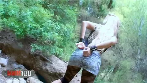 Thais Jebi desnudandose  en medio del bosque  photo 02