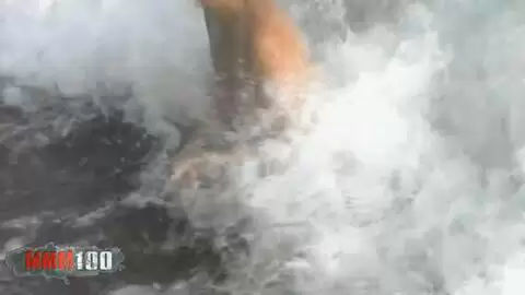 French milf tigra desnuda en las olas photo 12