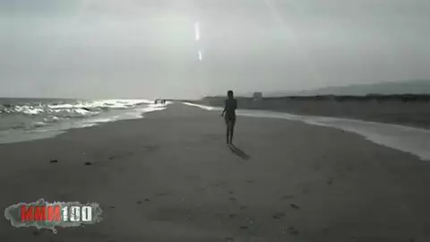 French milf tigra desnuda en las olas photo 15