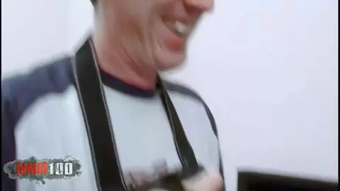 Tigra desnudandose   photo 10