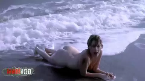 Tigra enseñando su cuerpo by the beach photo 04