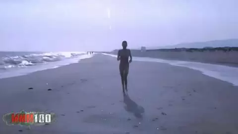 Tigra enseñando su cuerpo by the beach photo 15