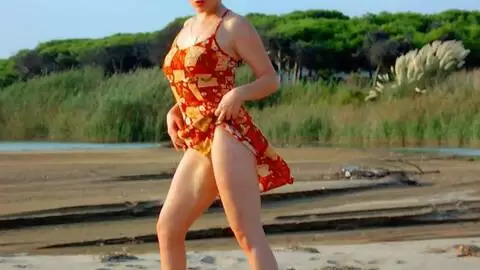 Tigra desnudandose  