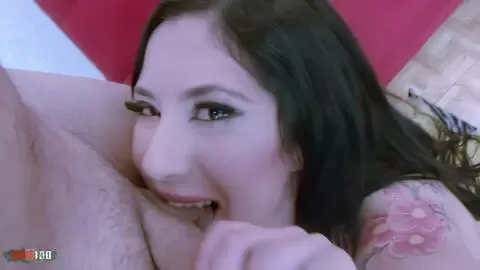 La milf tetona Kim Gold follando con un chico asiático photo 05