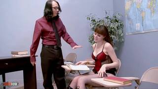 La preciosa joven morena nella