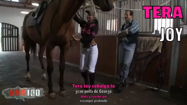 Tera Joy cabalga la gran polla de George Uhls y recibe un creampie profundo