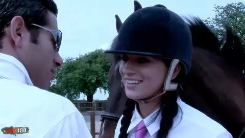 Jodie James es follada por una gran polla después de su sesión de equitación photo 01