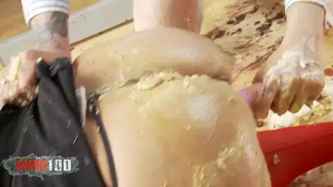 Eva May y Mai Bailey Dos chicas tetonas en una escena lésbica de comida porno photo 09