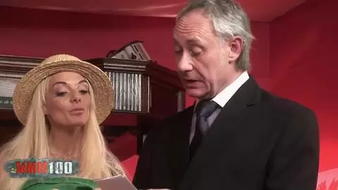 El bar se convierte en una orgía caliente con grandes senos photo 02