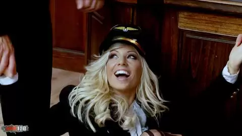 Orgía de grandes estrellas porno de seno, follando en grupos photo 01