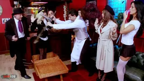 Orgía de grandes estrellas porno de seno, follando en grupos photo 02