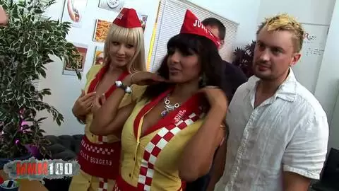 Orgía sexual loca con Luna Luxx, Natalie di Angelo y Victoria Rosse photo 02