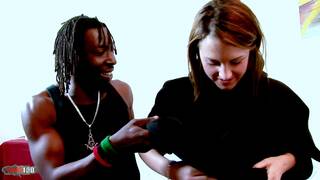 Nikki morena juega y folla la 