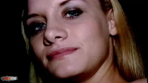 ¡Leah Wilde en Acción Hardcore - La Rubia Delgada Enfrenta Grandes Pollas con Sascha y Dex! photo 02