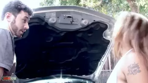 ¡Leilani Li en Acción Hardcore con James Deen - La Teen Morena Enfrenta al Maestro! photo 02