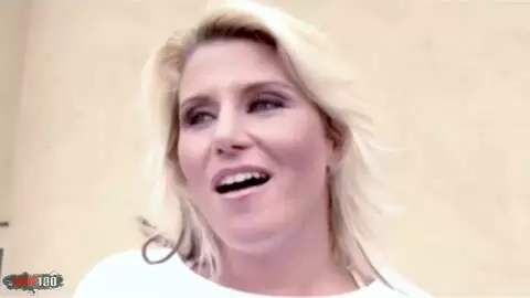 Rubia Curvilínea Animadora Recibe una Gran Verga Negra y una Facial Desastrosa photo 1