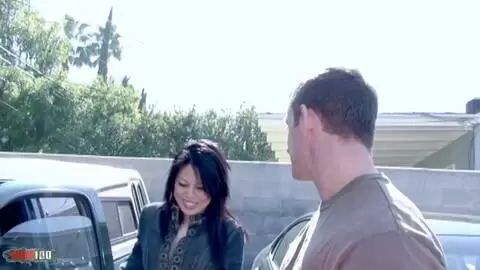Sasha Hollander deepthroats tj cummings enorme polla entonces rides duro photo 1