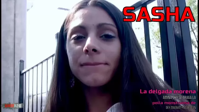 La delgada morena Amina Sky se traga la polla monstruosa de Dey Magnum y acaba con la cara empastada de lefa