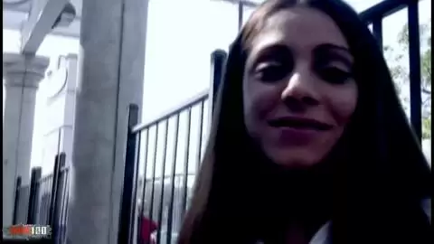 La delgada morena Amina Sky se traga la polla monstruosa de Dey Magnum y acaba con la cara empastada de lefa photo 2