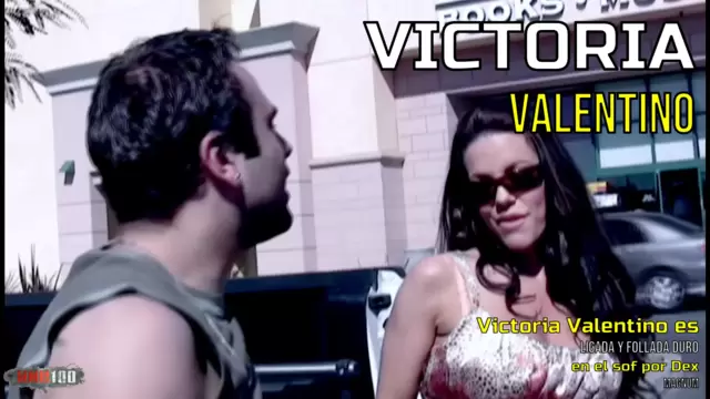 Victoria Valentino es ligada y follada duro en el sofá por Dex Magnum