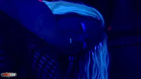 Tiffany Sweet y Carmel Moore en una escena lésbica muy caliente y sexy photo 15