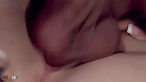 Evan Stone y Tristan Kingsley rellenan a dos zorrillas hasta el tope y luego les embadurnan la cara photo 08