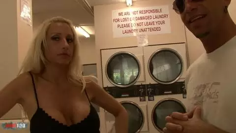 ¡Regan Anthony se vuelve loca con Barry Scott en una acción candente! photo 02