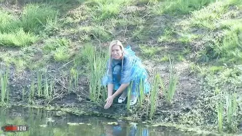 La explosiva rubia Deniska se enfrenta a dos sementales enmascarados, Sean y Nigel McKenna, en un trío duro photo 01