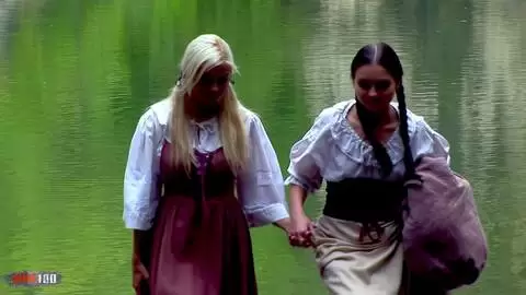 Escena lésbica medieval con Divinity Love y Caylian Curtis photo 16