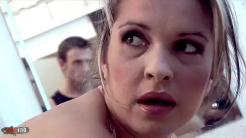 Gabriela Glazer follada en el baño por Tony James.
 photo 02