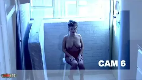 Las tetas grandes de Claudia rebotan en un trío anal photo 01