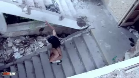 La morena morena de Renata toma esperma en la boca y al aire libre anal photo 16