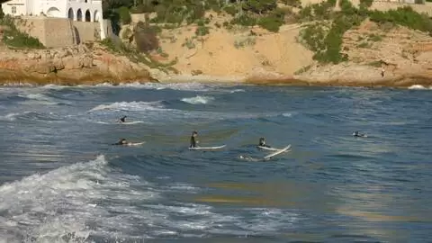 Val posando  en las rocas photo 1