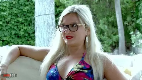 Entrevista sexy con Vanessa Coccolona 