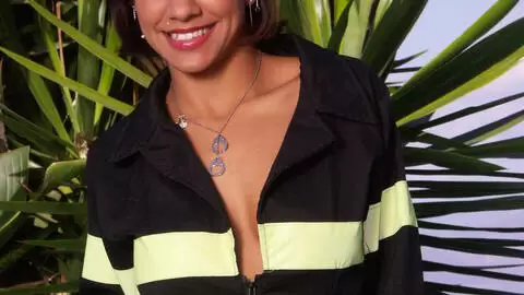 Vanessa Pierce desnudandose  