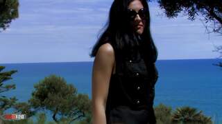 Vania rodriguez desnudandose  