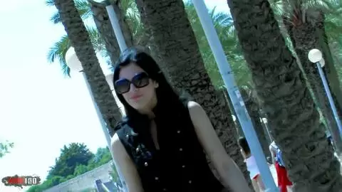 Vania Rodriguez posando   photo 03