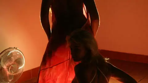 Juego de luces para dos chicas salvajes photo 6