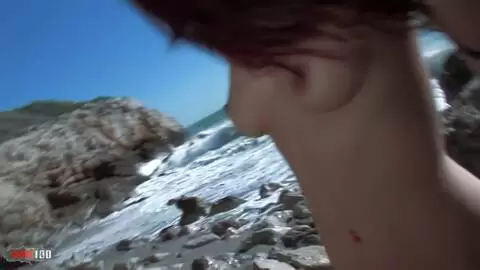 Yara enseñando su cuerpo  en las rocas photo 14